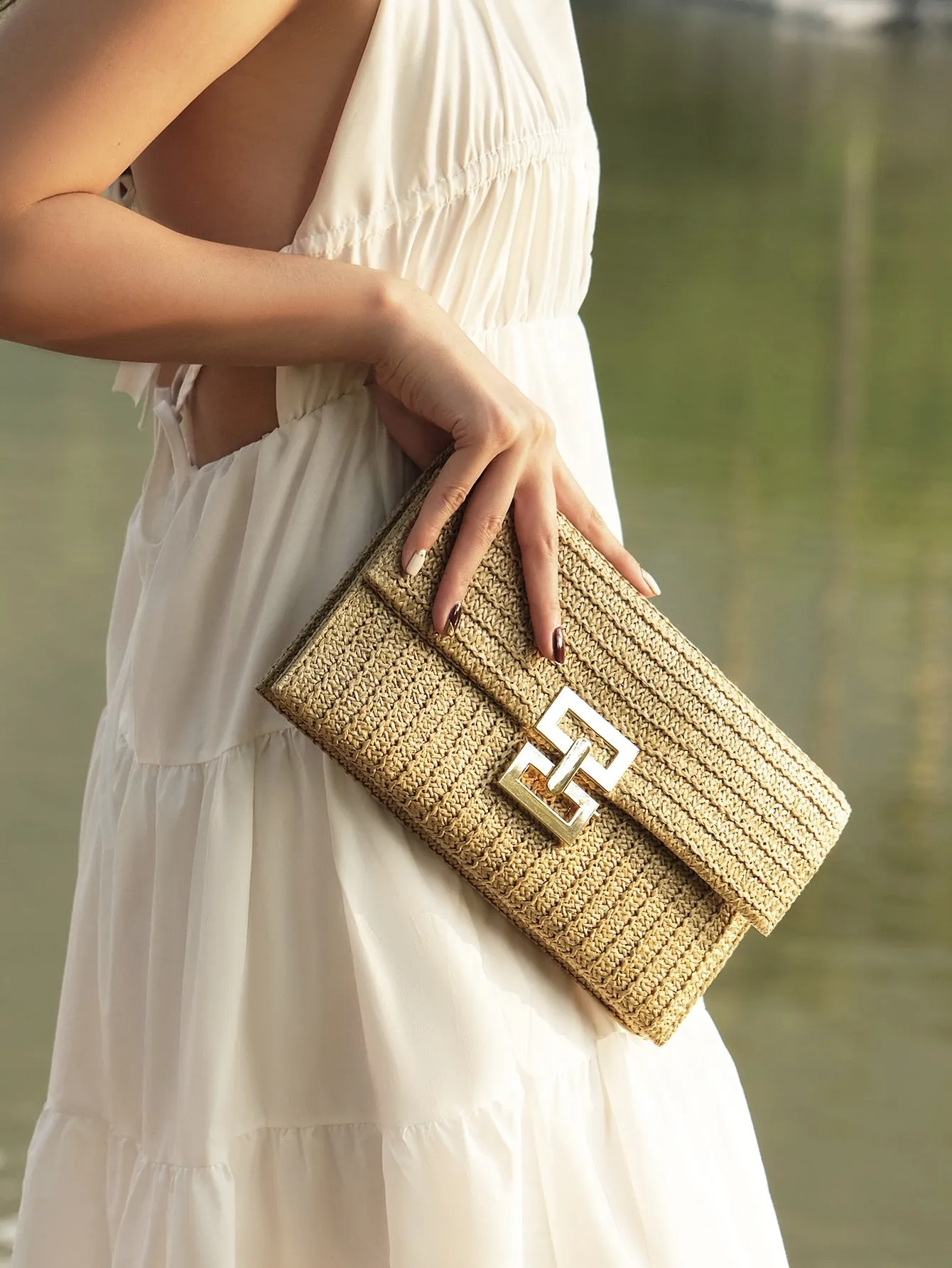 Metal Lock Flap Straw Bag - Khaki